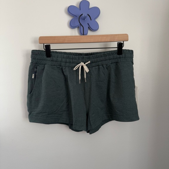 Vuori Pants - Vuori Large NEW Halo Performance Shorts Stone Heather